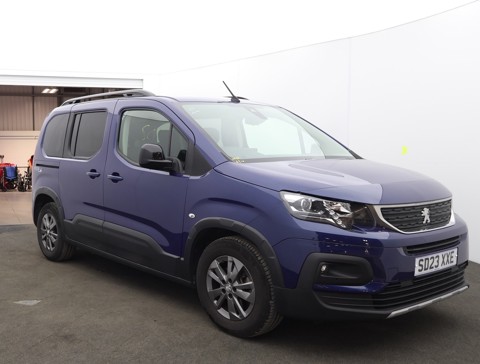 Nearly New WAV Peugeot Rifter 1.5 Blue HDi Allure  130 Automatic 3 seater